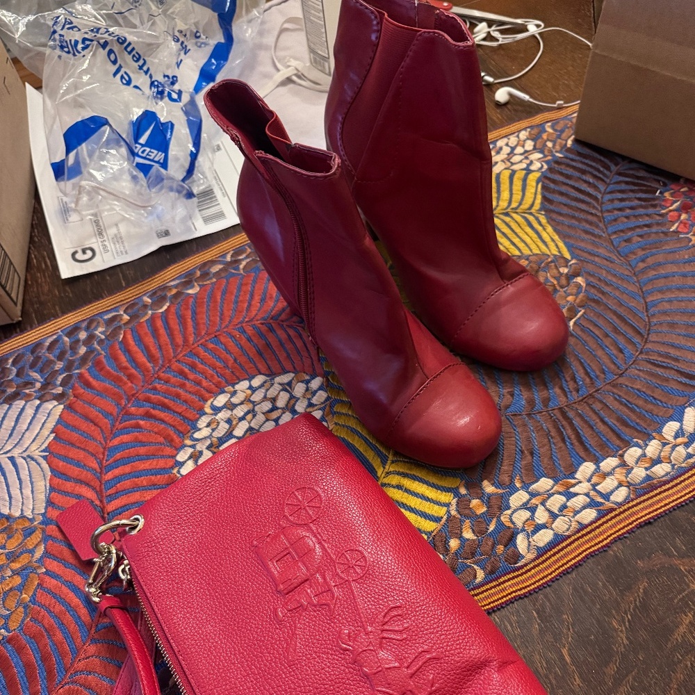 M2 by Miz Mooz Red Round Toe Booties Size 12 EUC - Picture 9 of 9